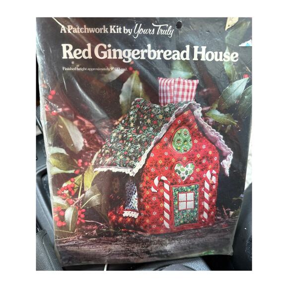 Red gingerbread house patchwork kit by yours truly new sealed vintage 1978 - Picture 1 of 3